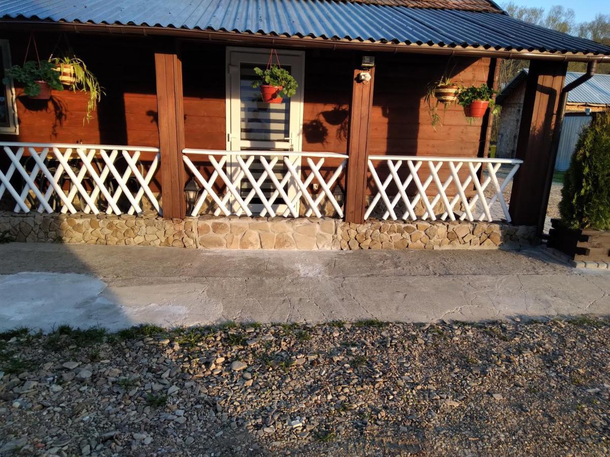 Domek Na Prerii Villa Ustrzyki Dolne Ngoại thất bức ảnh