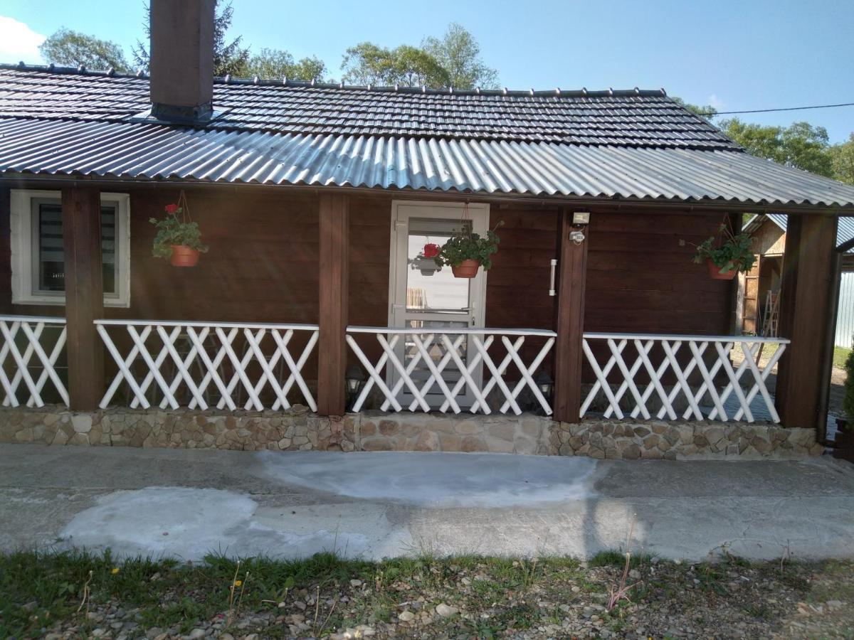 Domek Na Prerii Villa Ustrzyki Dolne Ngoại thất bức ảnh